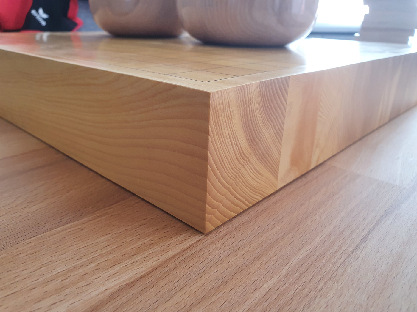 Here you can see the raised edge of the warped board.